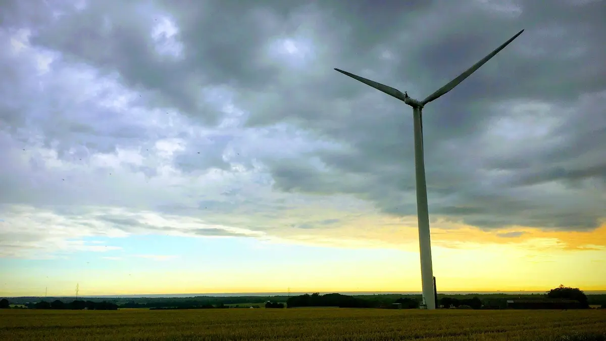 Abendhimmel über einem Feld auf Bornholm
